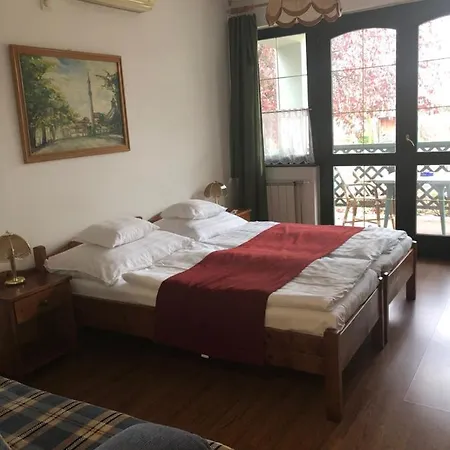 Bacchus Panzió Bed and breakfast