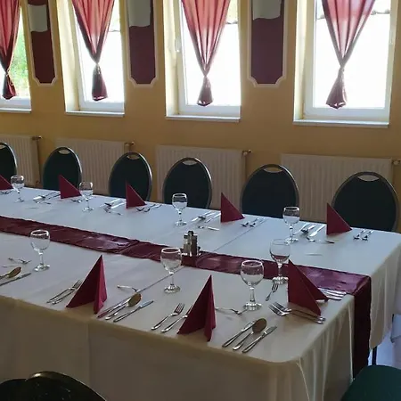 فندق مبيت وإفطار Bacchus Panzio 3*