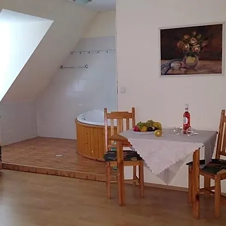Oda ve Kahvaltı Bacchus Panzio 3*