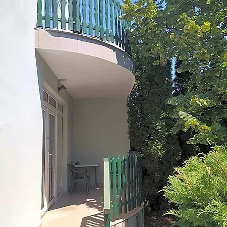 Oda ve Kahvaltı Bacchus Panzio 3*