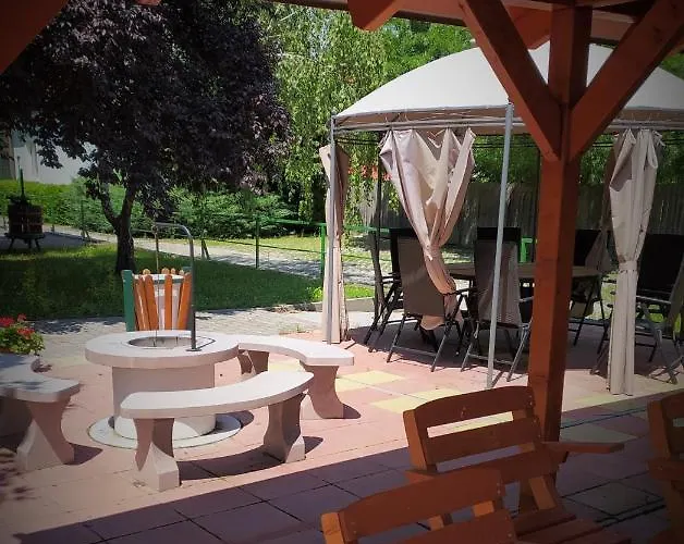 Bed & Breakfast Bacchus Panzio Eger