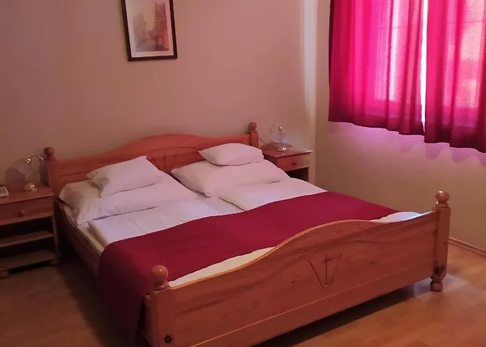 Bacchus Panzio B&B 에게르